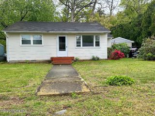18 Anchorage Boulevard, Bayville, NJ 08721