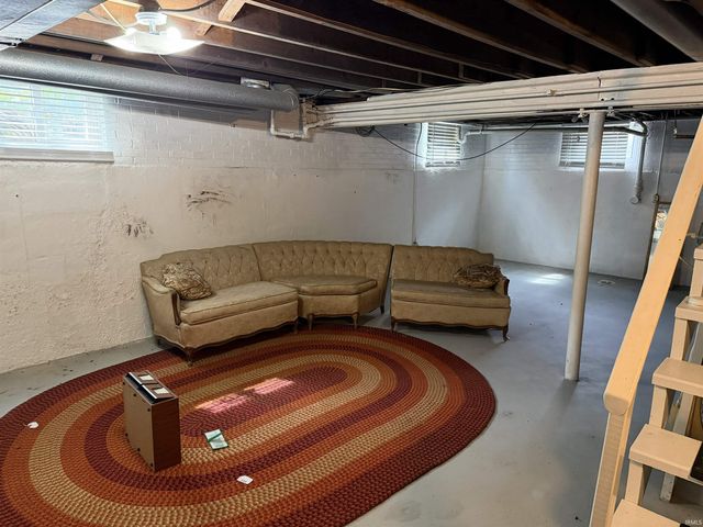 916 E Mulberry Street, Evansville, IN 47713