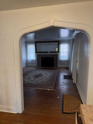 916 E Mulberry Street, Evansville, IN 47713