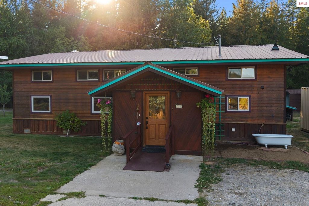 159 Horse Lane, Sandpoint, ID 83864