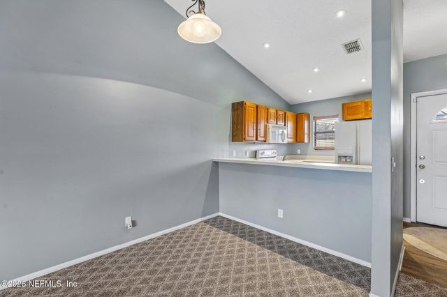 162 GOVERNOR Street 206, Green Cove Springs, FL 32043