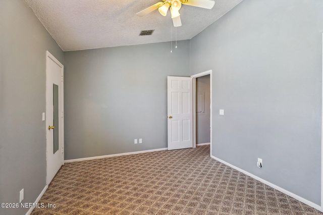 162 GOVERNOR Street 206, Green Cove Springs, FL 32043