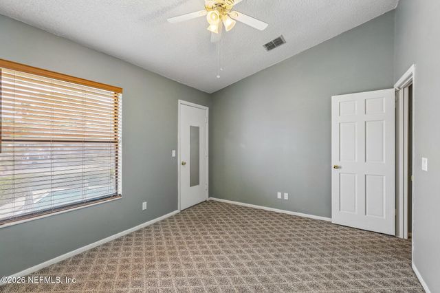 162 GOVERNOR Street 206, Green Cove Springs, FL 32043