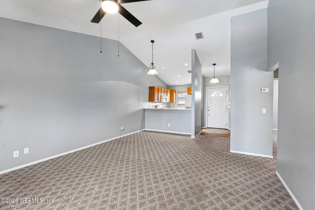 162 GOVERNOR Street 206, Green Cove Springs, FL 32043