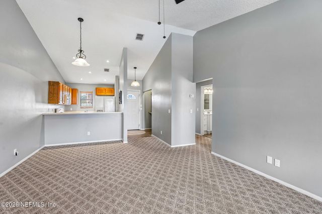 162 GOVERNOR Street 206, Green Cove Springs, FL 32043