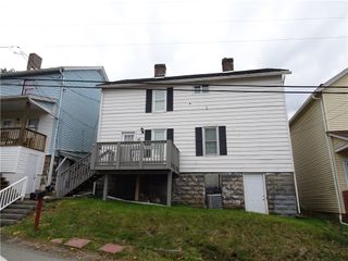 42 Oak Street, Manor, PA 15665