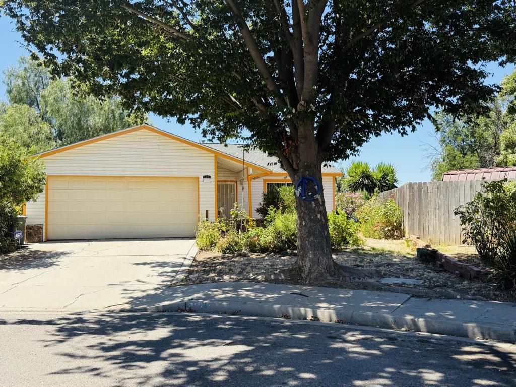 Image 1 of property listing at 324 Barros Street, Patterson, CA 95363