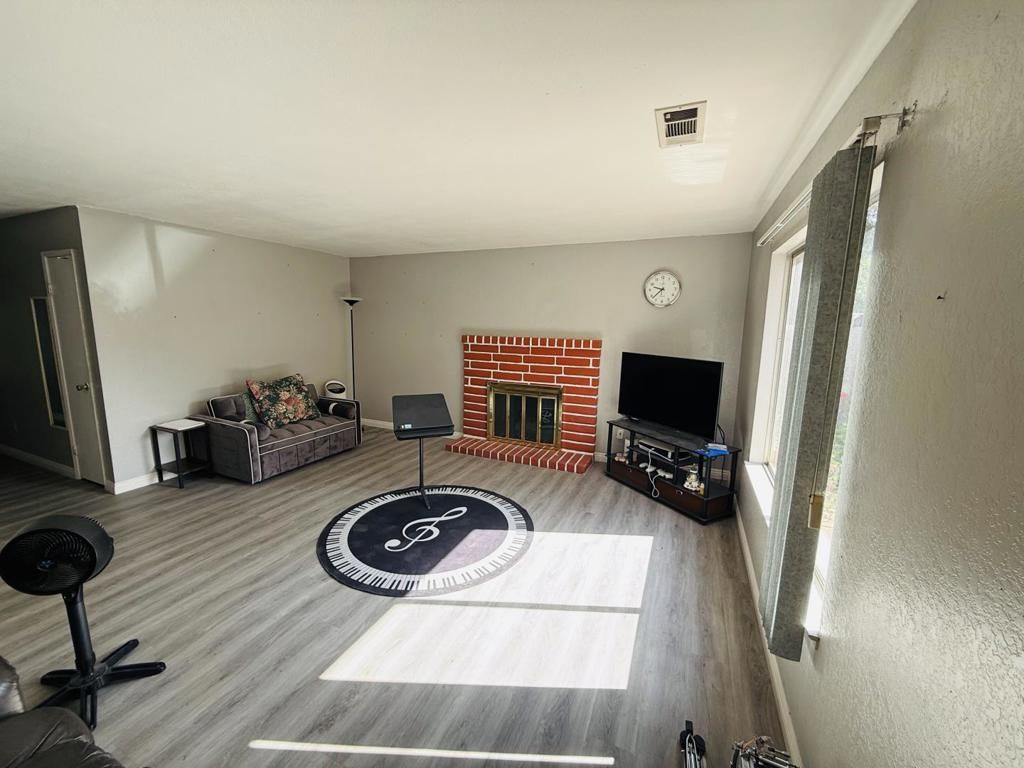 Image 2 of property listing at 324 Barros Street, Patterson, CA 95363