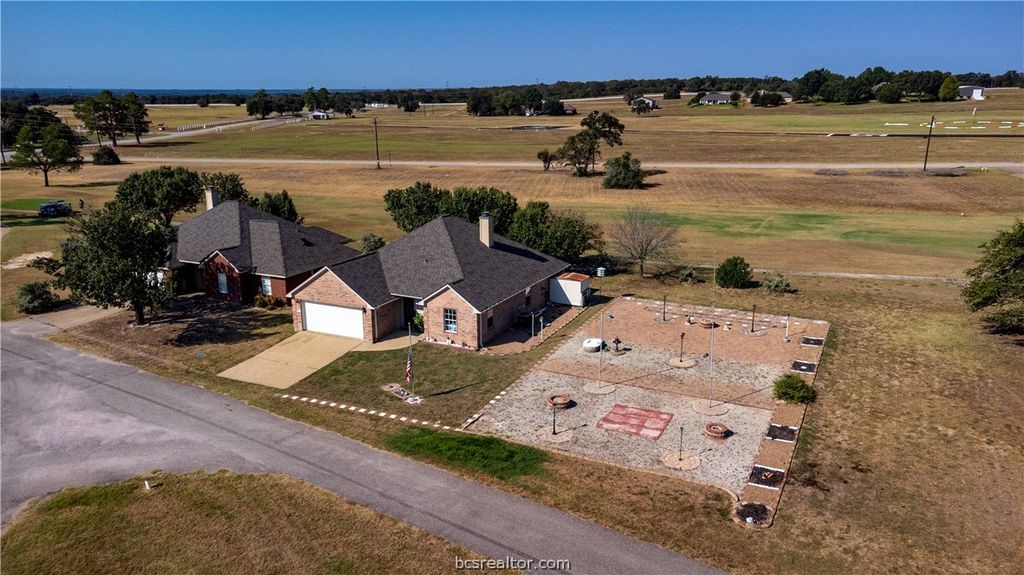 173 Patio Loop, Hilltop Lakes, TX 77871 — exterior