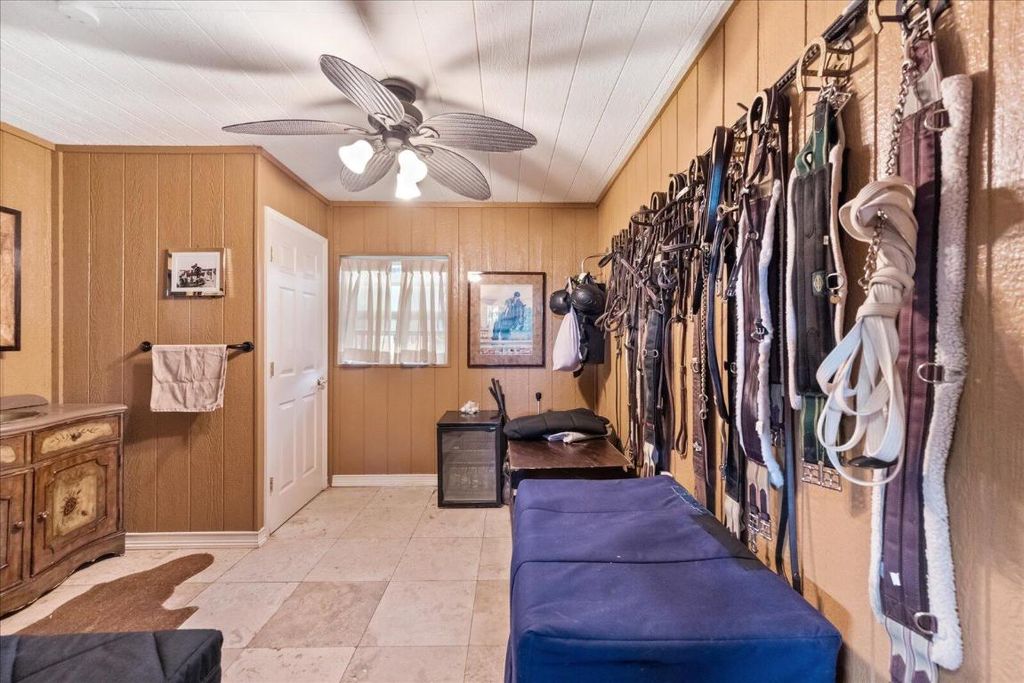 Image 17 of property listing at 11861 Hawk Hollow, Wellington, FL 33449