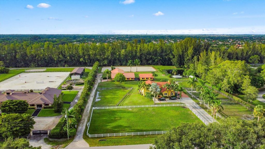 Image 22 of property listing at 11861 Hawk Hollow, Wellington, FL 33449