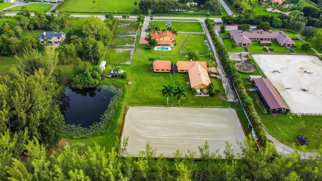 Image 24 of property listing at 11861 Hawk Hollow, Wellington, FL 33449