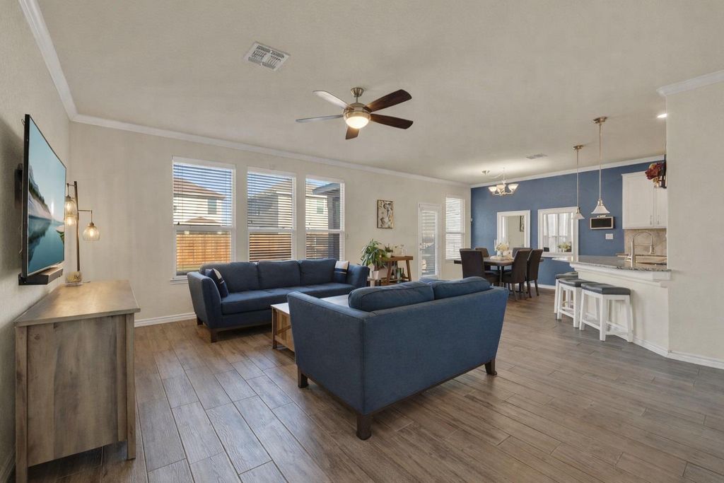 2095 Shire MDWS, New Braunfels, TX 78130