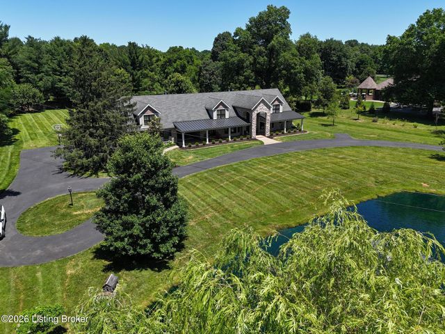 12407 Lucas Ln, Anchorage, KY 40223