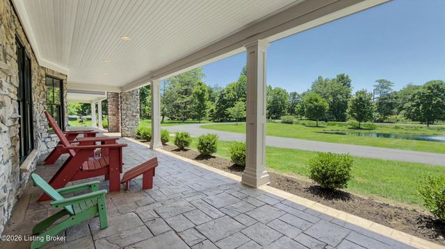 12407 Lucas Ln, Anchorage, KY 40223