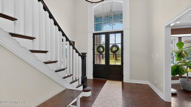 12407 Lucas Ln, Anchorage, KY 40223