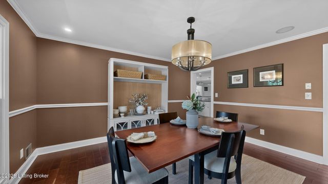 12407 Lucas Ln, Anchorage, KY 40223