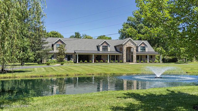 12407 Lucas Ln, Anchorage, KY 40223