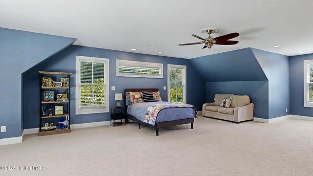 12407 Lucas Ln, Anchorage, KY 40223