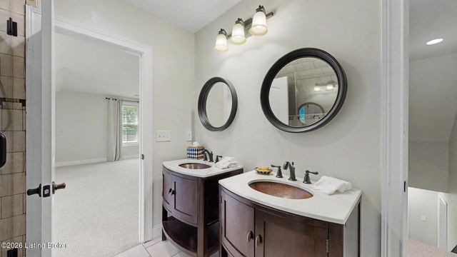 12407 Lucas Ln, Anchorage, KY 40223