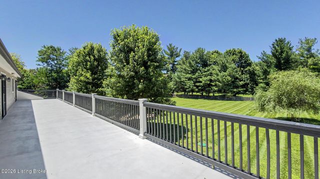 12407 Lucas Ln, Anchorage, KY 40223