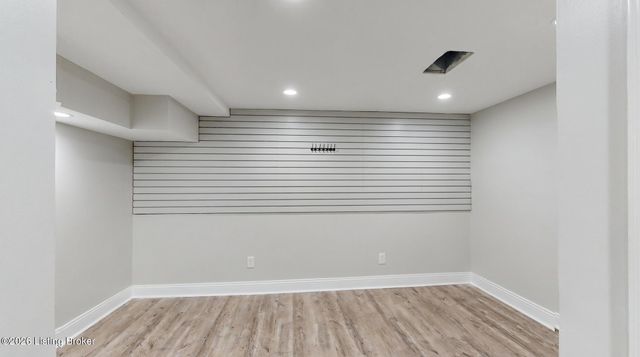 12407 Lucas Ln, Anchorage, KY 40223