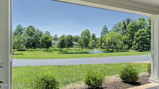 12407 Lucas Ln, Anchorage, KY 40223