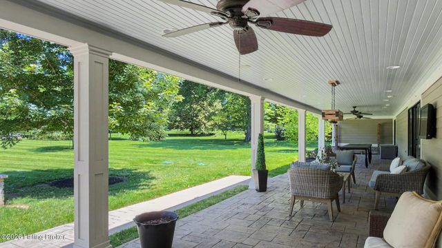 12407 Lucas Ln, Anchorage, KY 40223