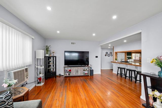 619 Sandalwood Dr, El Cajon, CA 92021