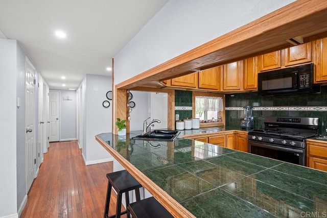 619 Sandalwood Dr, El Cajon, CA 92021