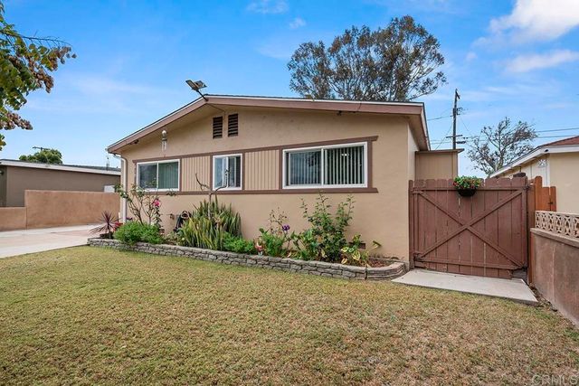 619 Sandalwood Dr, El Cajon, CA 92021