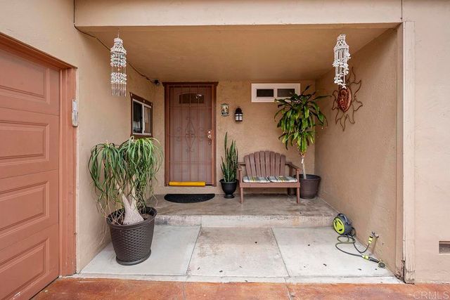 619 Sandalwood Dr, El Cajon, CA 92021