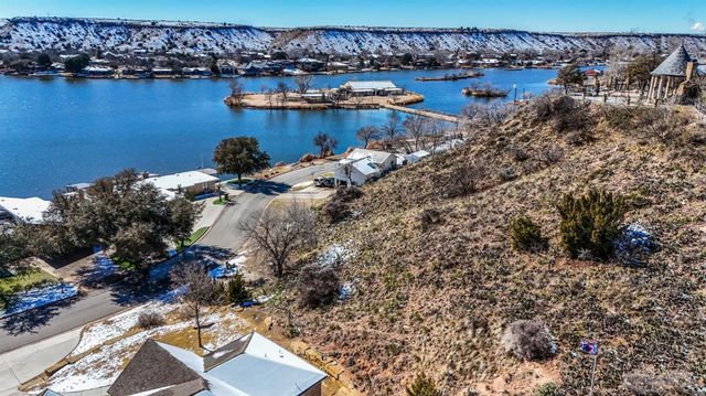 26 E Lakeshore Drive, Ransom Canyon, TX 79366