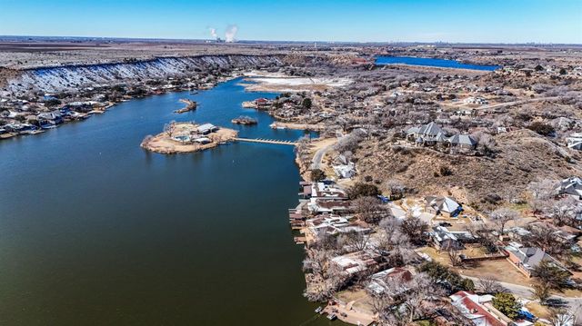 26 E Lakeshore Drive, Ransom Canyon, TX 79366