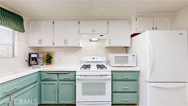 15640 Lime, Hesperia, CA 92345