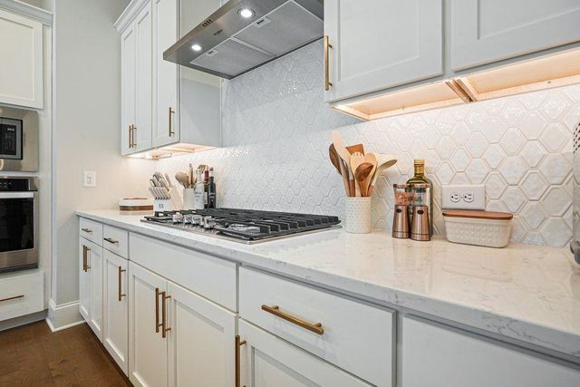 158 Village Green Avenue, Woodstock, GA 30189