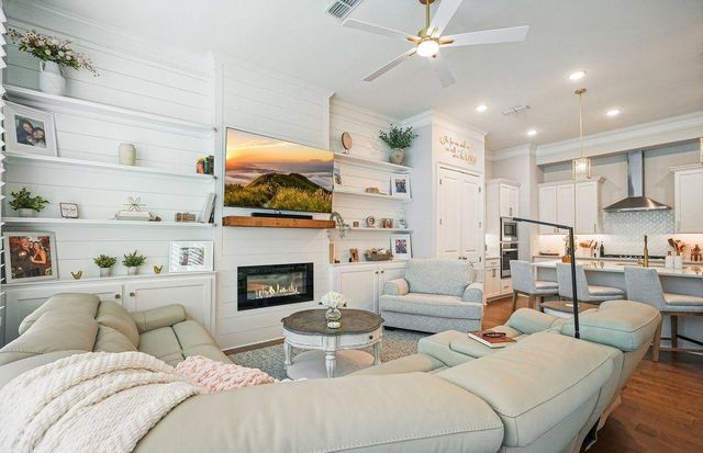 158 Village Green Avenue, Woodstock, GA 30189