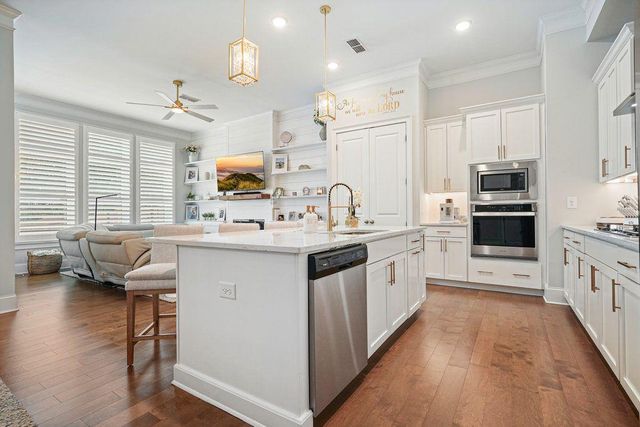 158 Village Green Avenue, Woodstock, GA 30189