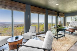 704 Fleetwood Plaza, Hendersonville, NC 28739