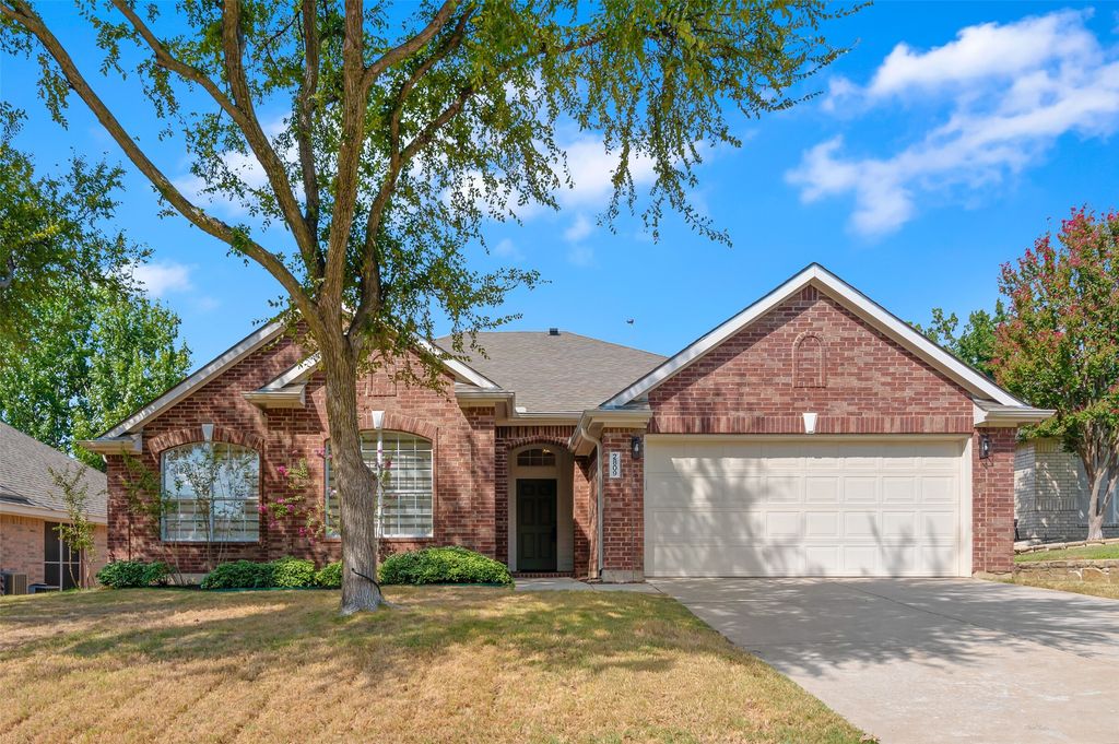 2809 Hollow Ridge Drive, Denton, TX 76210 — exterior