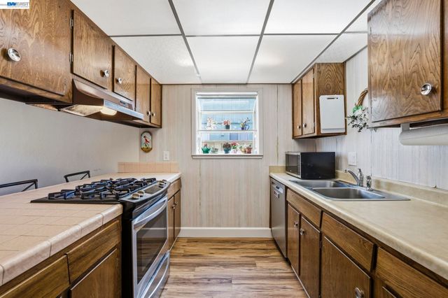 14322 Trinidad Rd, San Leandro, CA 94577