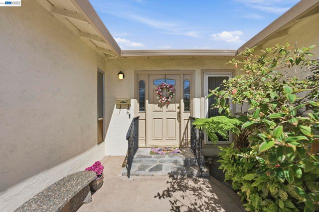 14322 Trinidad Rd, San Leandro, CA 94577