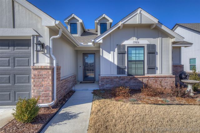 13816 S Iroquois Avenue E, Glenpool, OK 74033