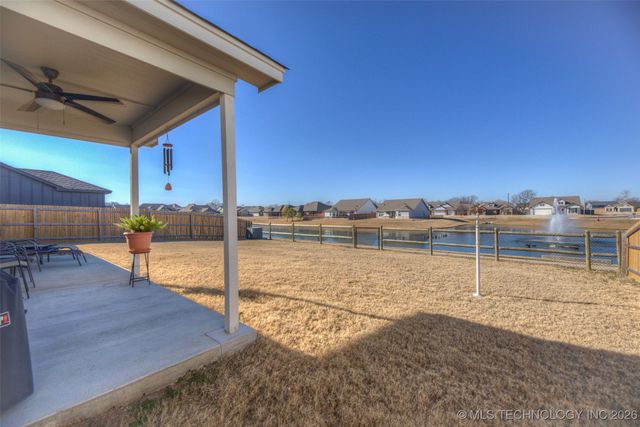 13816 S Iroquois Avenue E, Glenpool, OK 74033