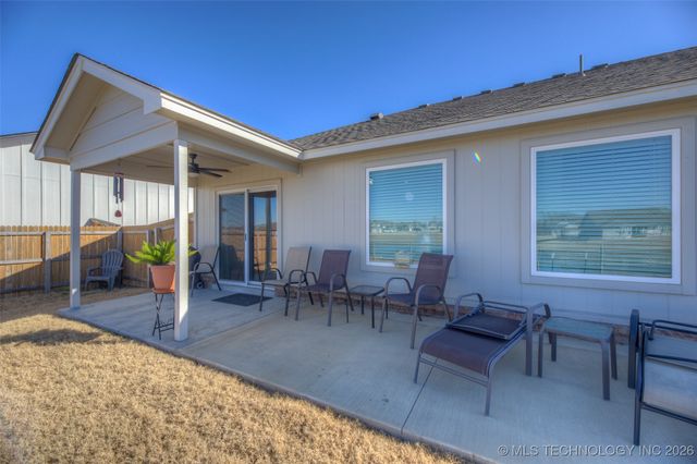 13816 S Iroquois Avenue E, Glenpool, OK 74033