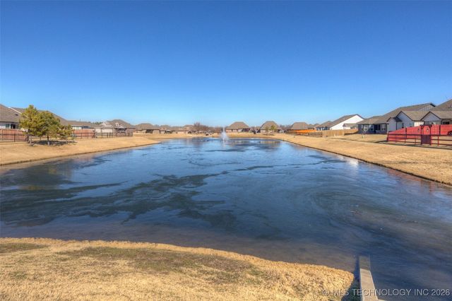 13816 S Iroquois Avenue E, Glenpool, OK 74033