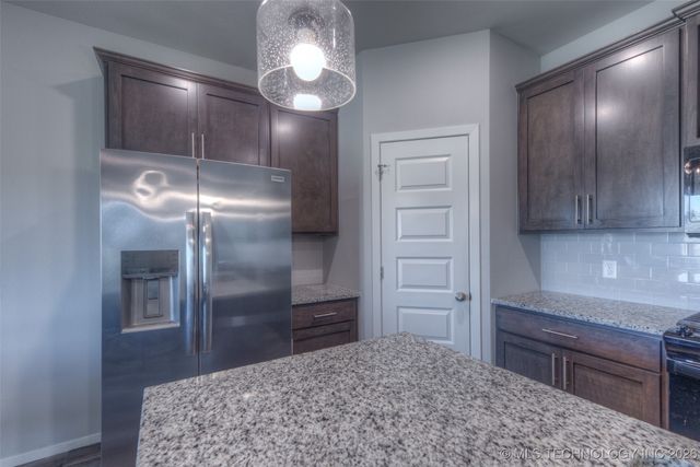 13816 S Iroquois Avenue E, Glenpool, OK 74033