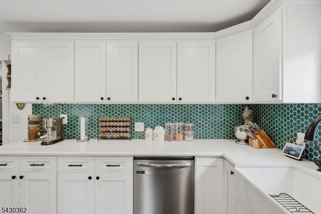 7 Fairview Ave, Somerville Boro, NJ 08876