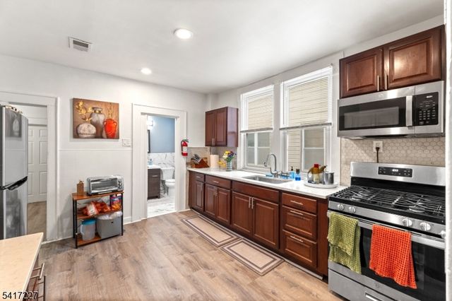 92 S Devine St 2, Newark City, NJ 07106