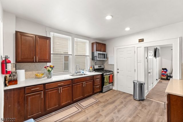 92 S Devine St 2, Newark City, NJ 07106